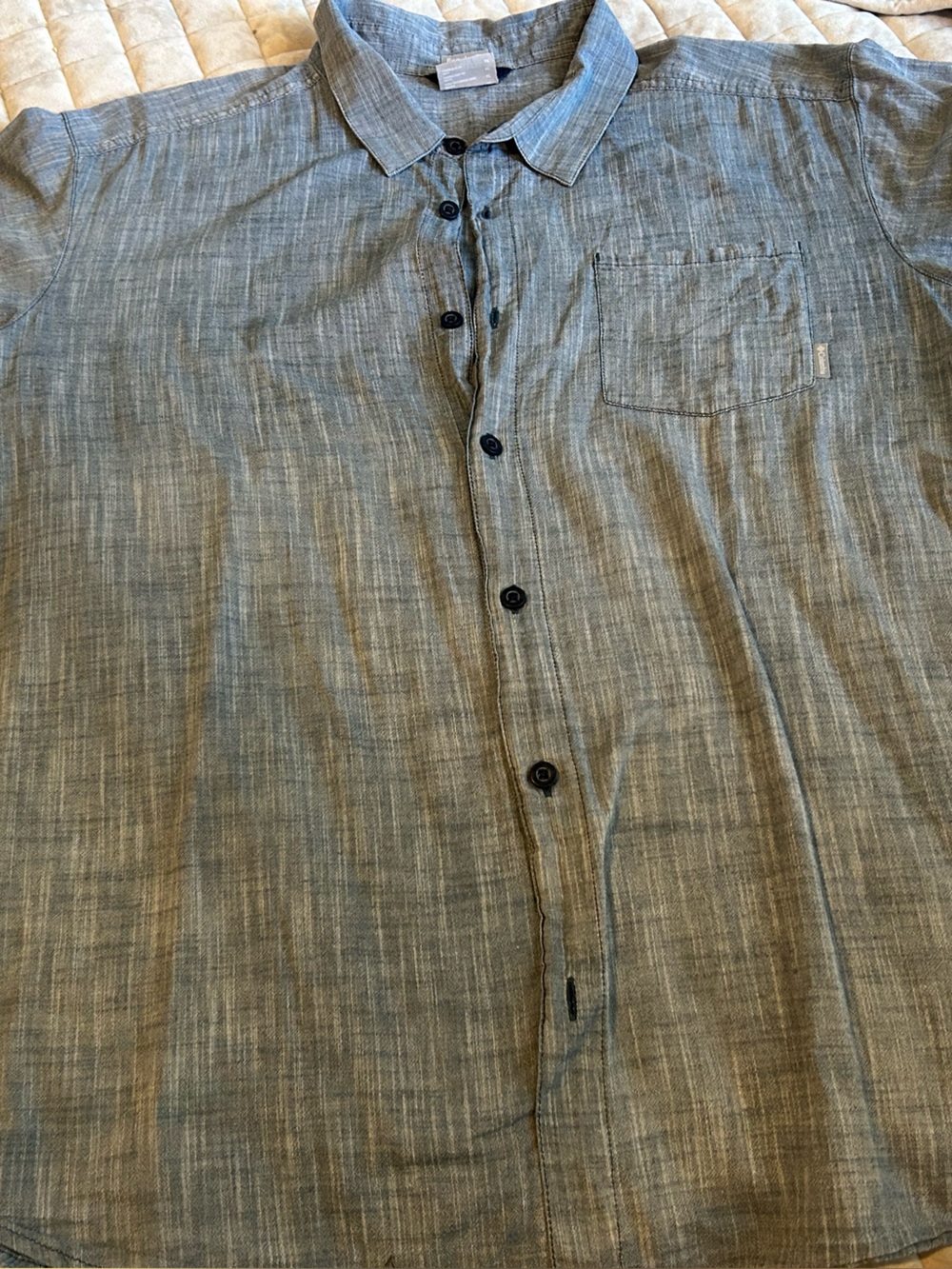 Columbia Men's Casual Button Down Shirt in lightweight denim